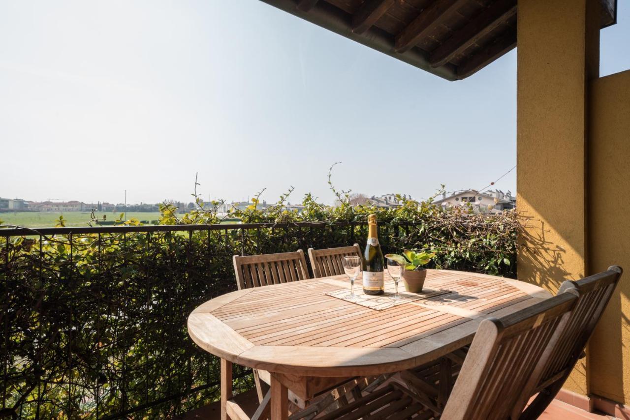 Gardappartamenti Cascinale Pool Дезенцано-дель-Гарда Экстерьер фото
